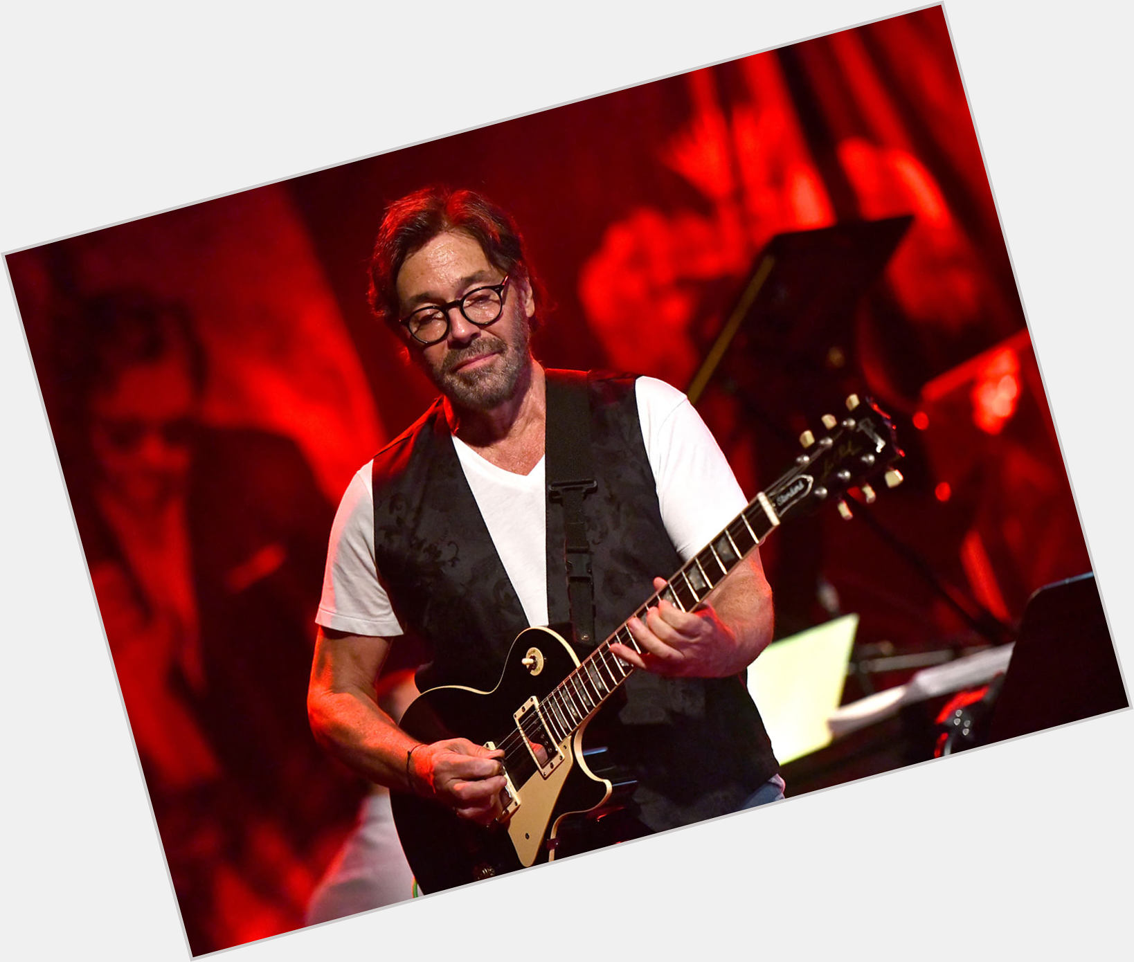 Http://fanpagepress.net/m/A/Al Di Meola New Pic 1