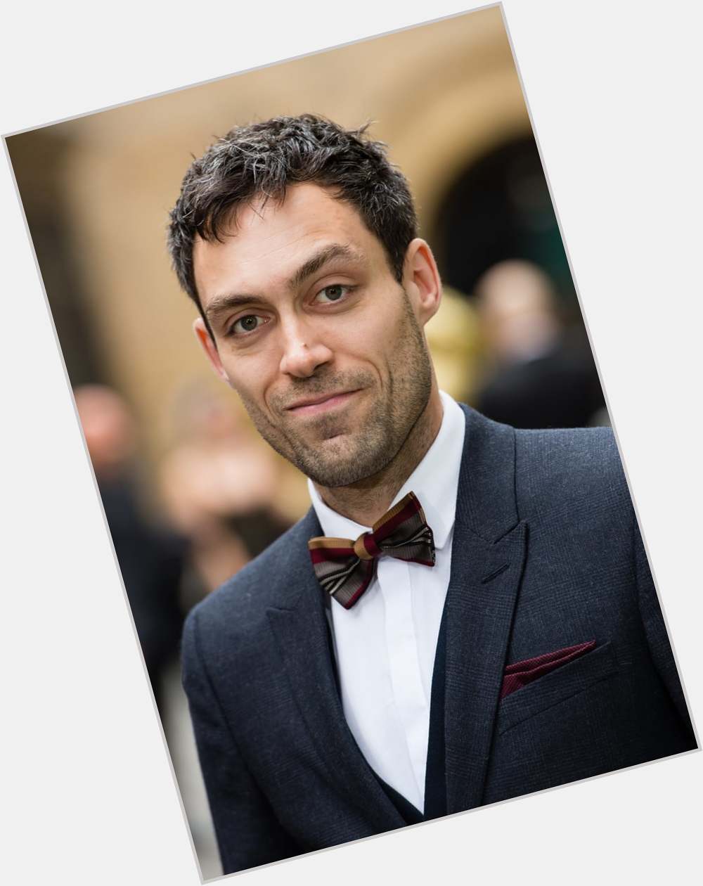 <a href="/hot-men/alex-hassell/where-dating-news-photos">Alex Hassell</a> Average body,  dark brown hair & hairstyles