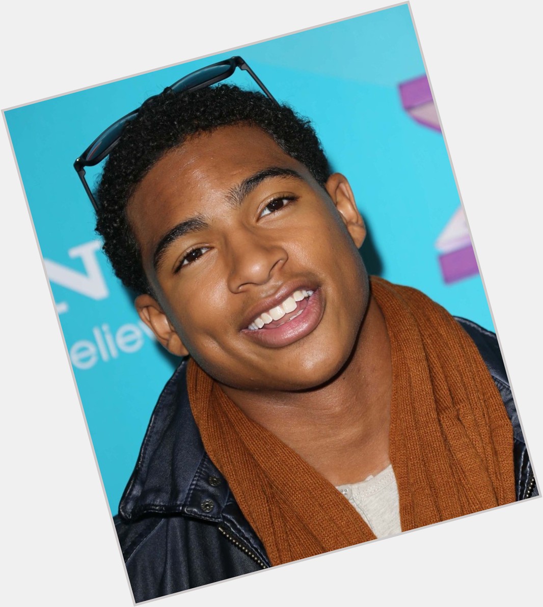 <a href="/hot-men/arin-ray/where-dating-news-photos">Arin Ray</a> Athletic body,  black hair & hairstyles