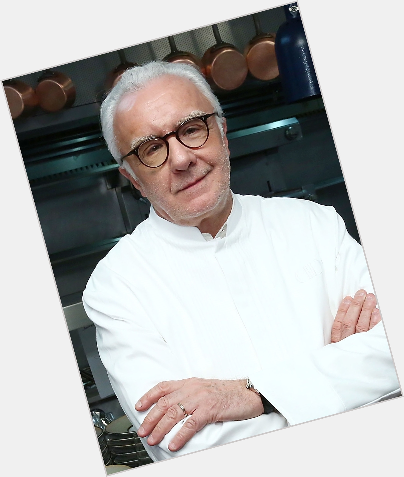 <a href="/hot-men/alain-ducasse/is-he-married-what-famous-known-signature-dish">Alain Ducasse</a> Average body,  salt and pepper hair & hairstyles