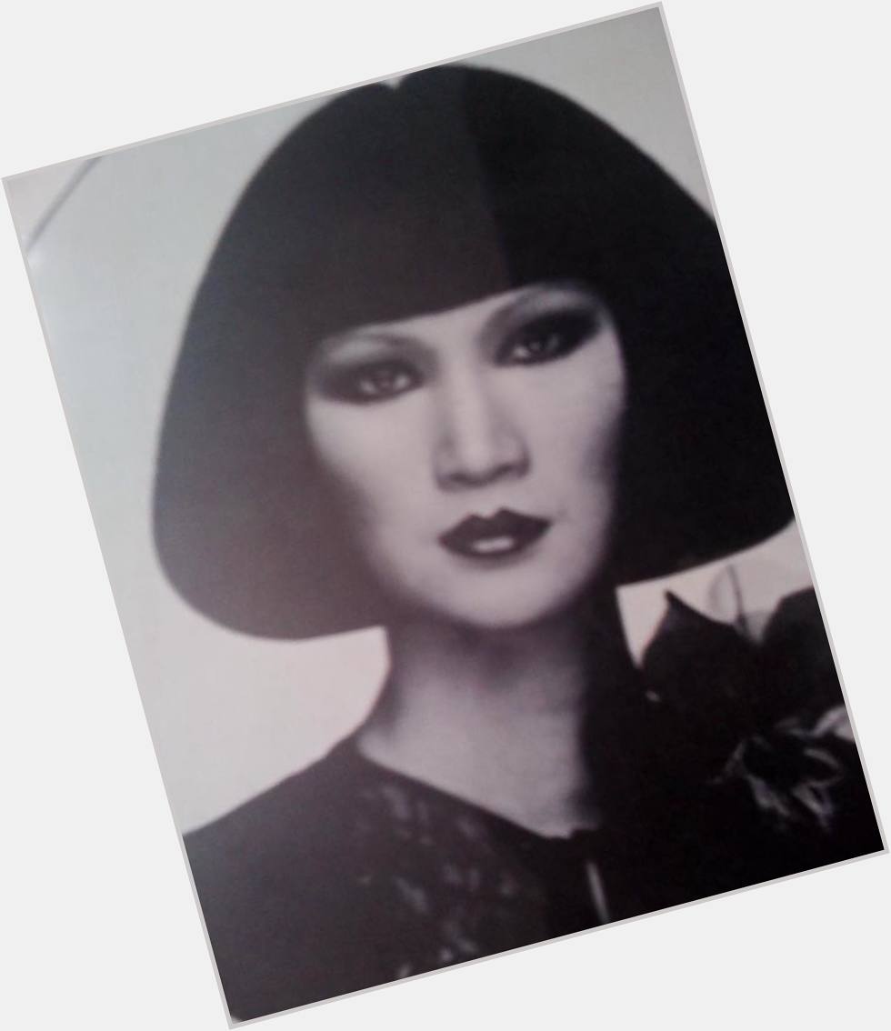 mulher chamada carmelina encontrada morta na praia da parede