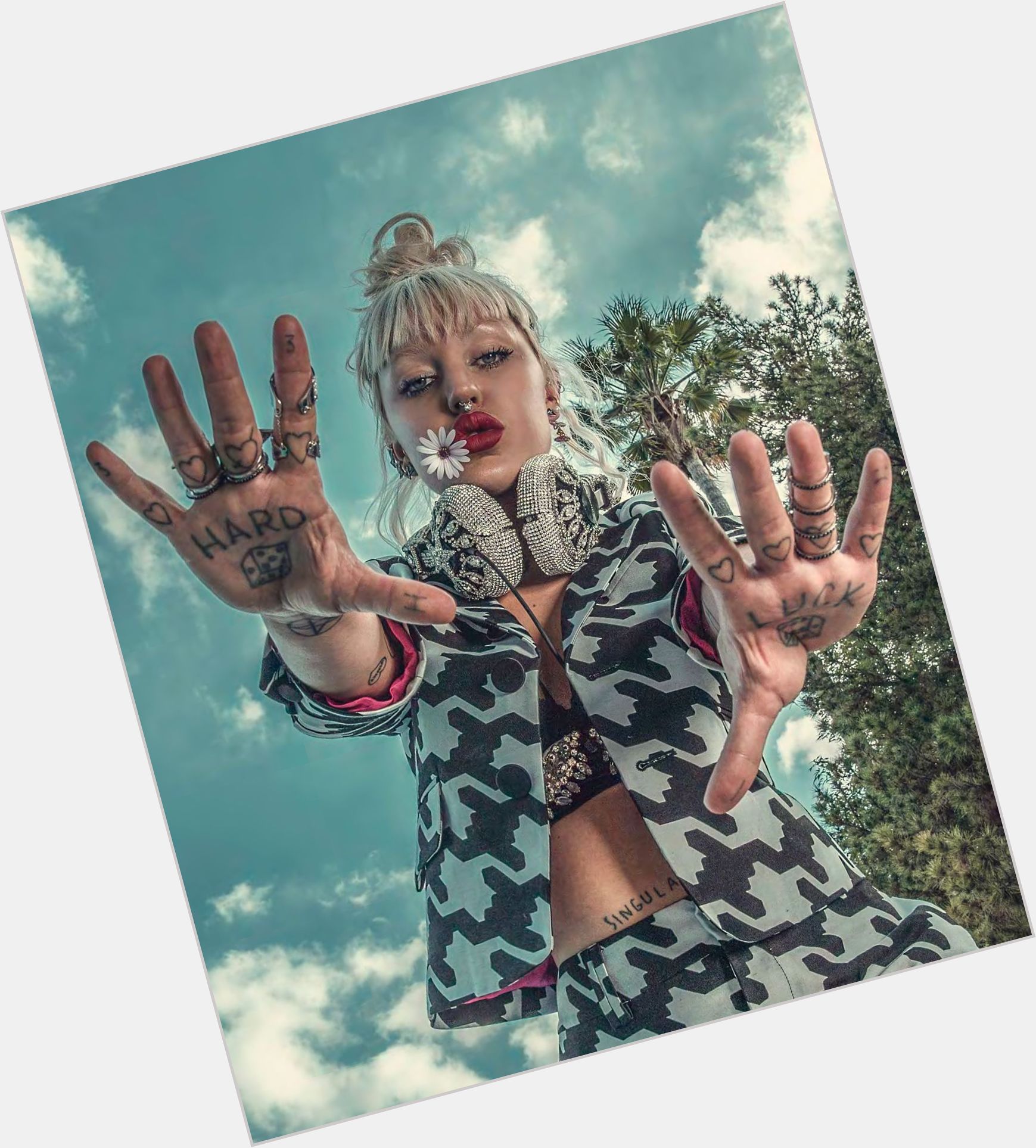 <a href="/hot-women/brooke-candy/where-dating-news-photos">Brooke Candy</a> Slim body,  