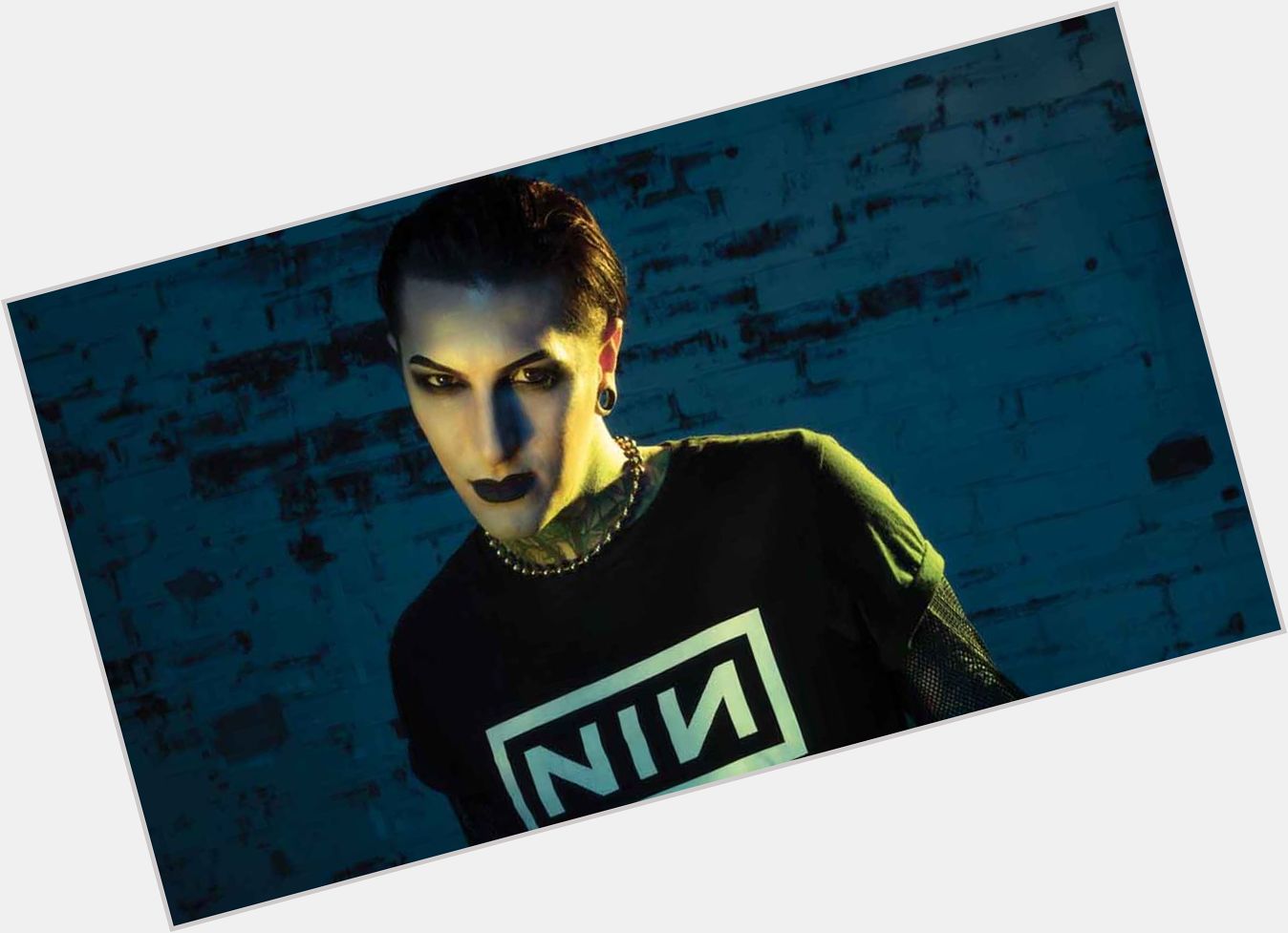 Http://fanpagepress.net/m/C/Chris Motionless New Pic 1