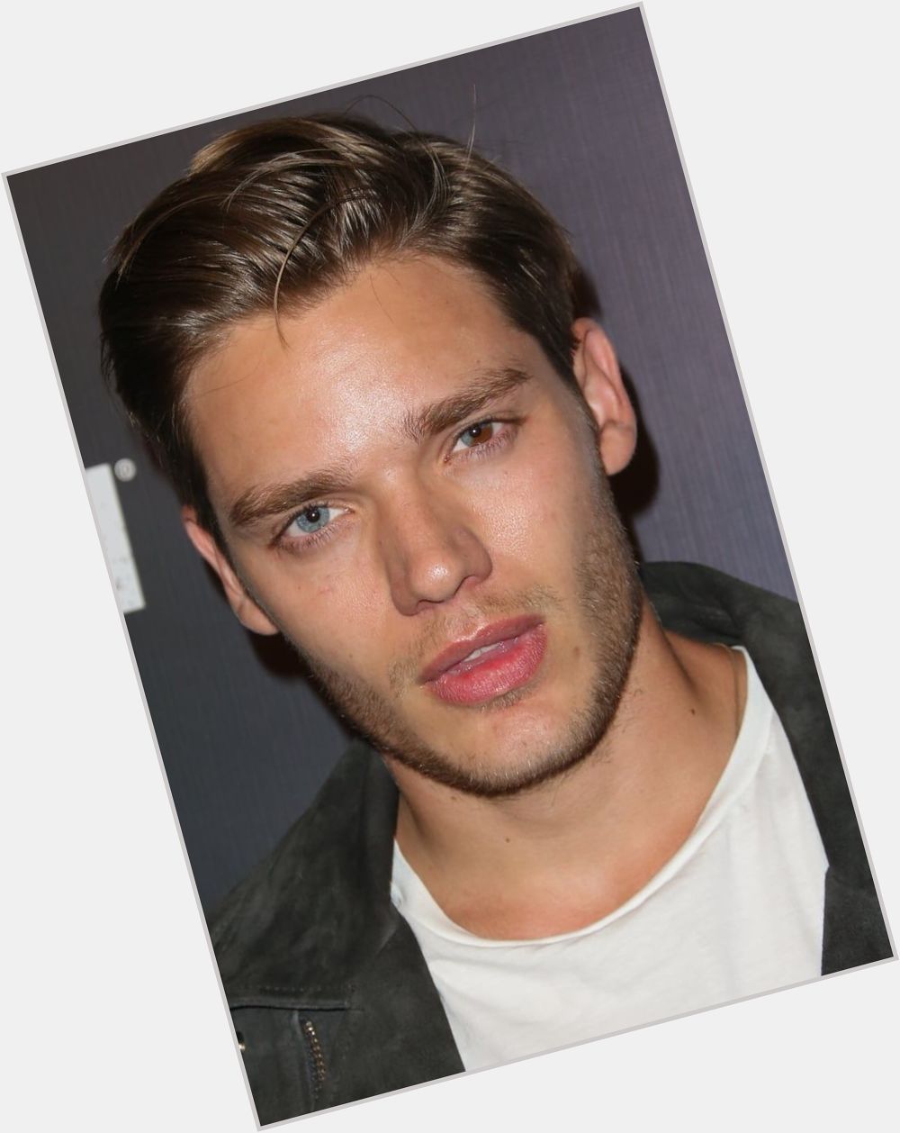 <a href="/hot-men/dominic-sherwood/where-dating-news-photos">Dominic Sherwood</a>  