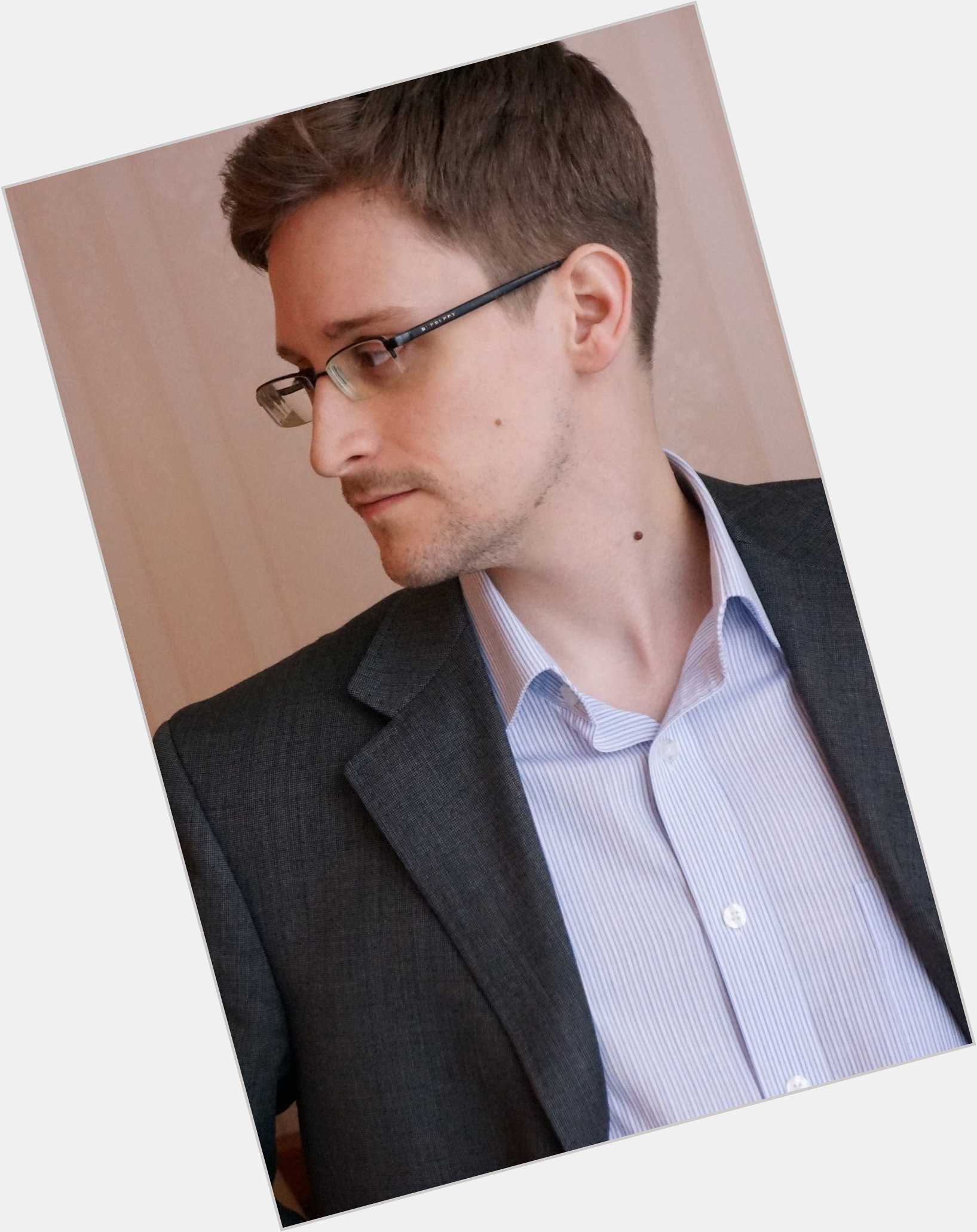 Edward Snowden sexy 7.jpg