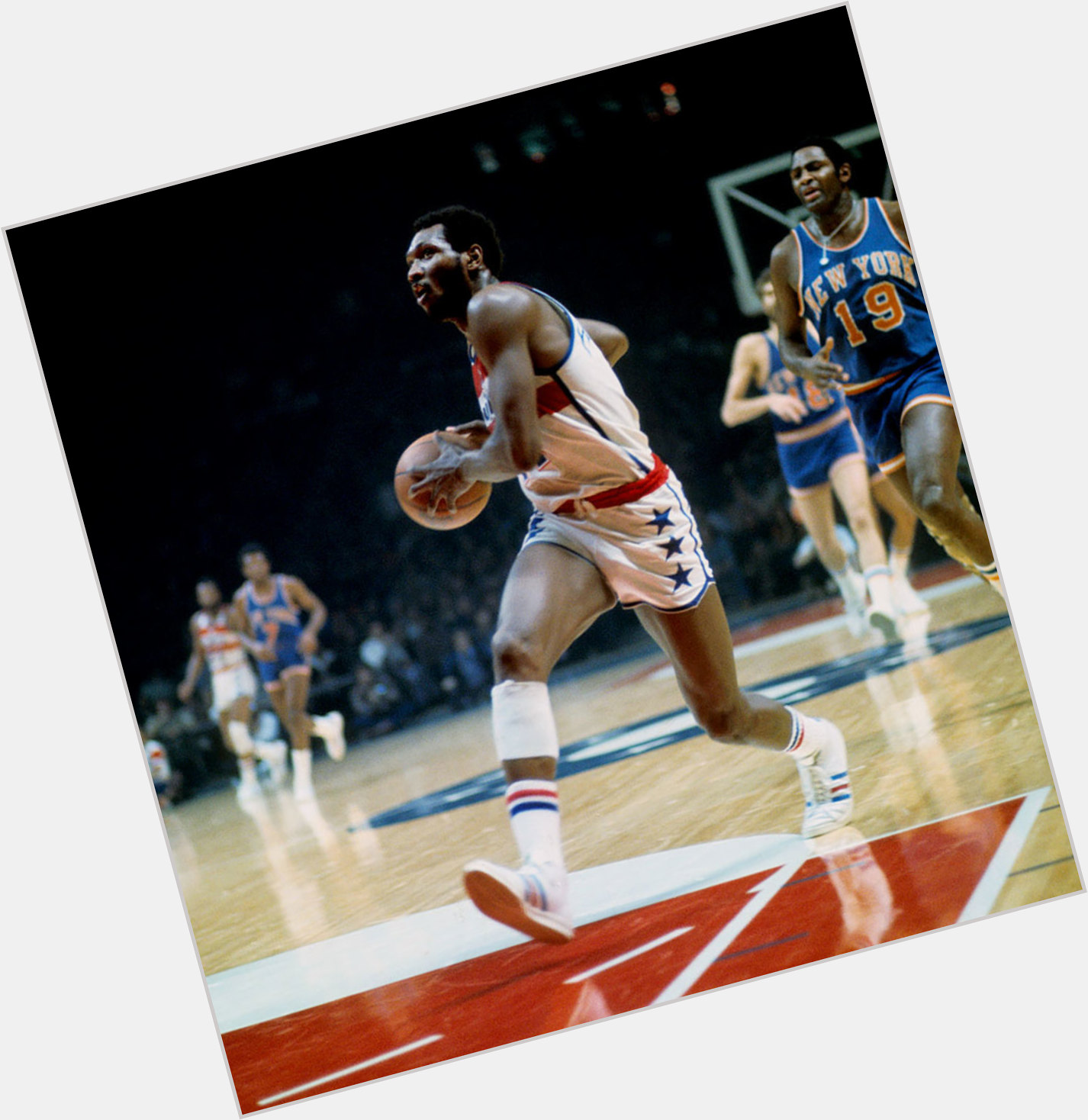 <a href="/hot-men/elvin-hayes/where-dating-news-photos">Elvin Hayes</a>  