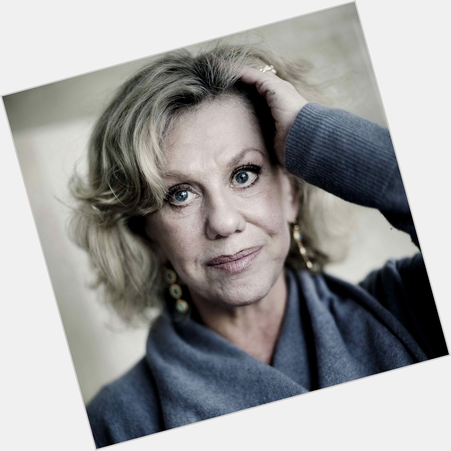 Http://fanpagepress.net/m/E/Erica Jong Sexy 5