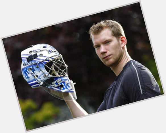 <a href="/hot-men/james-reimer/where-dating-news-photos">James Reimer</a> Athletic body,  light brown hair & hairstyles