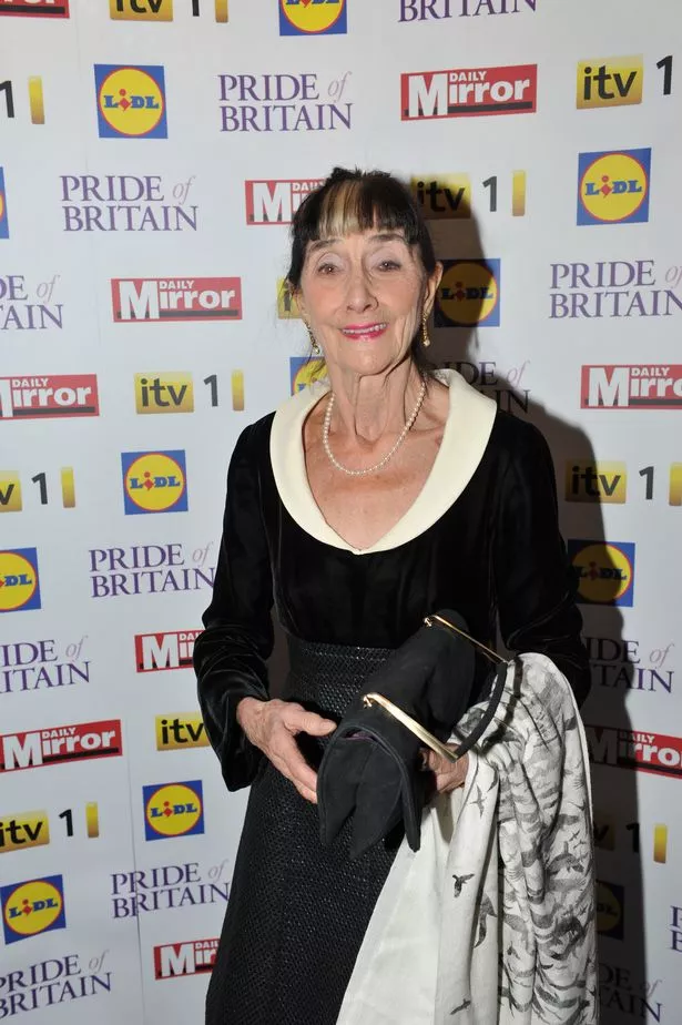 <a href="/hot-women/june-brown/is-she-alcoholic-married-christian-dj-ill-leaving">June Brown</a> Slim body,  dark brown hair & hairstyles
