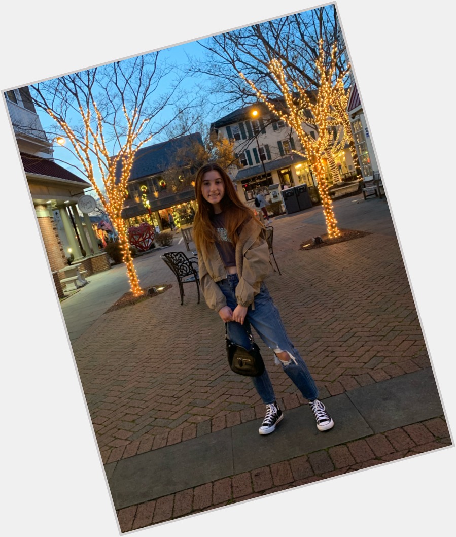 Kelly Ashton | Official Site for Woman Crush Wednesday #WCW