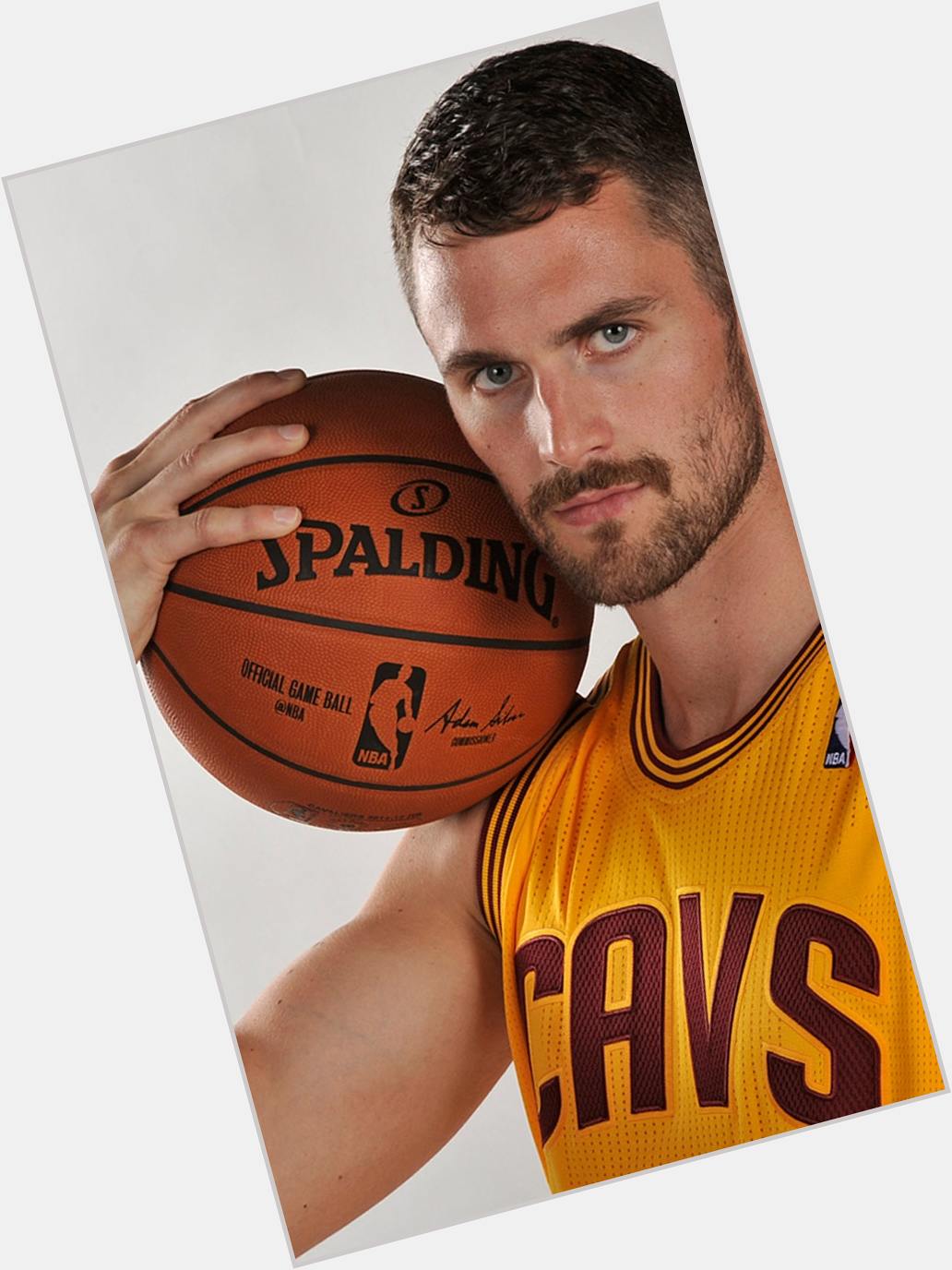 <a href="/hot-men/kevin-love/is-he-healthy-married-still-injured-injury-prone">Kevin Love</a> Athletic body,  dark brown hair & hairstyles