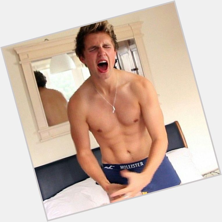 Marcus Butler light brown hair & hairstyles Athletic body, 