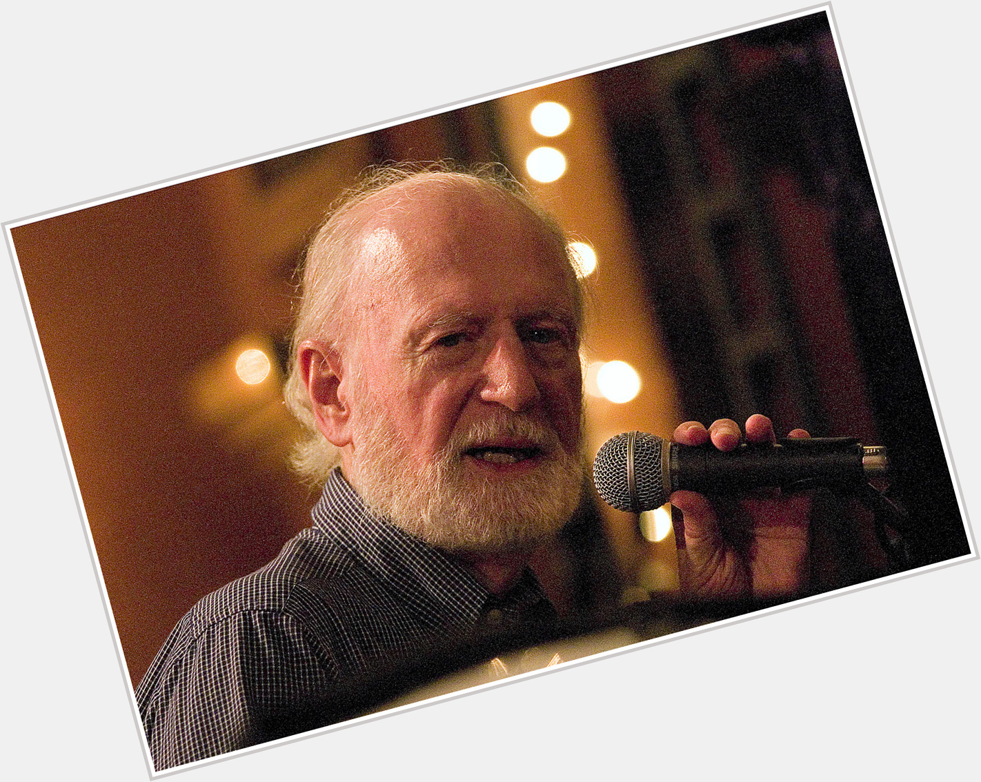 <a href="/hot-men/mose-allison/where-dating-news-photos">Mose Allison</a> Slim body,  grey hair & hairstyles