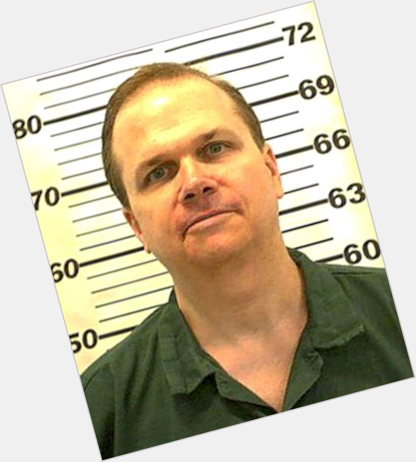 <a href="/hot-men/mark-david-chapman/is-he-free-jail-still-out-married-insane">Mark David Chapman</a> Large body,  dark brown hair & hairstyles