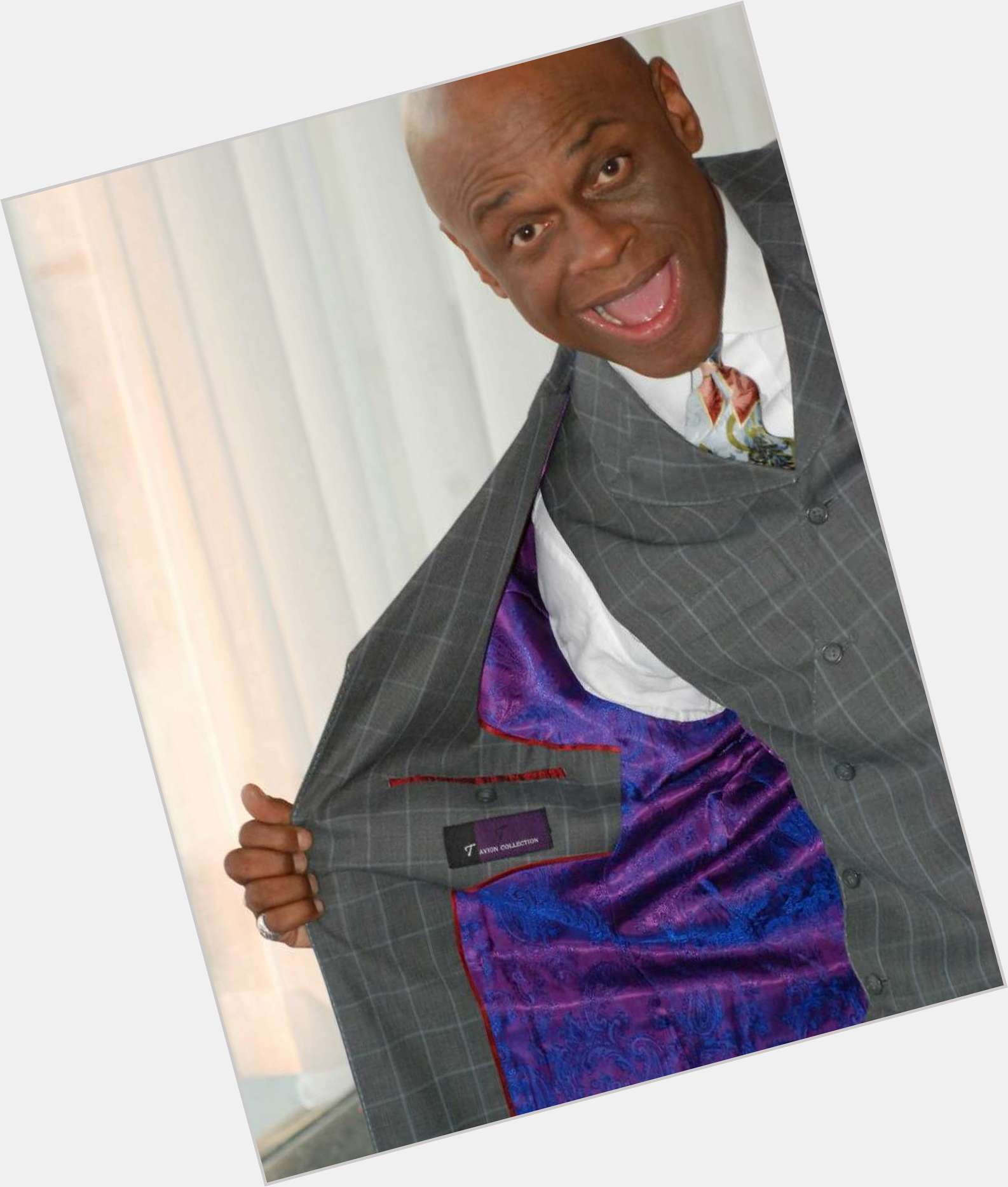 <a href="/hot-men/michael-colyar/is-he-joke-racist">Michael Colyar</a> Average body,  bald hair & hairstyles