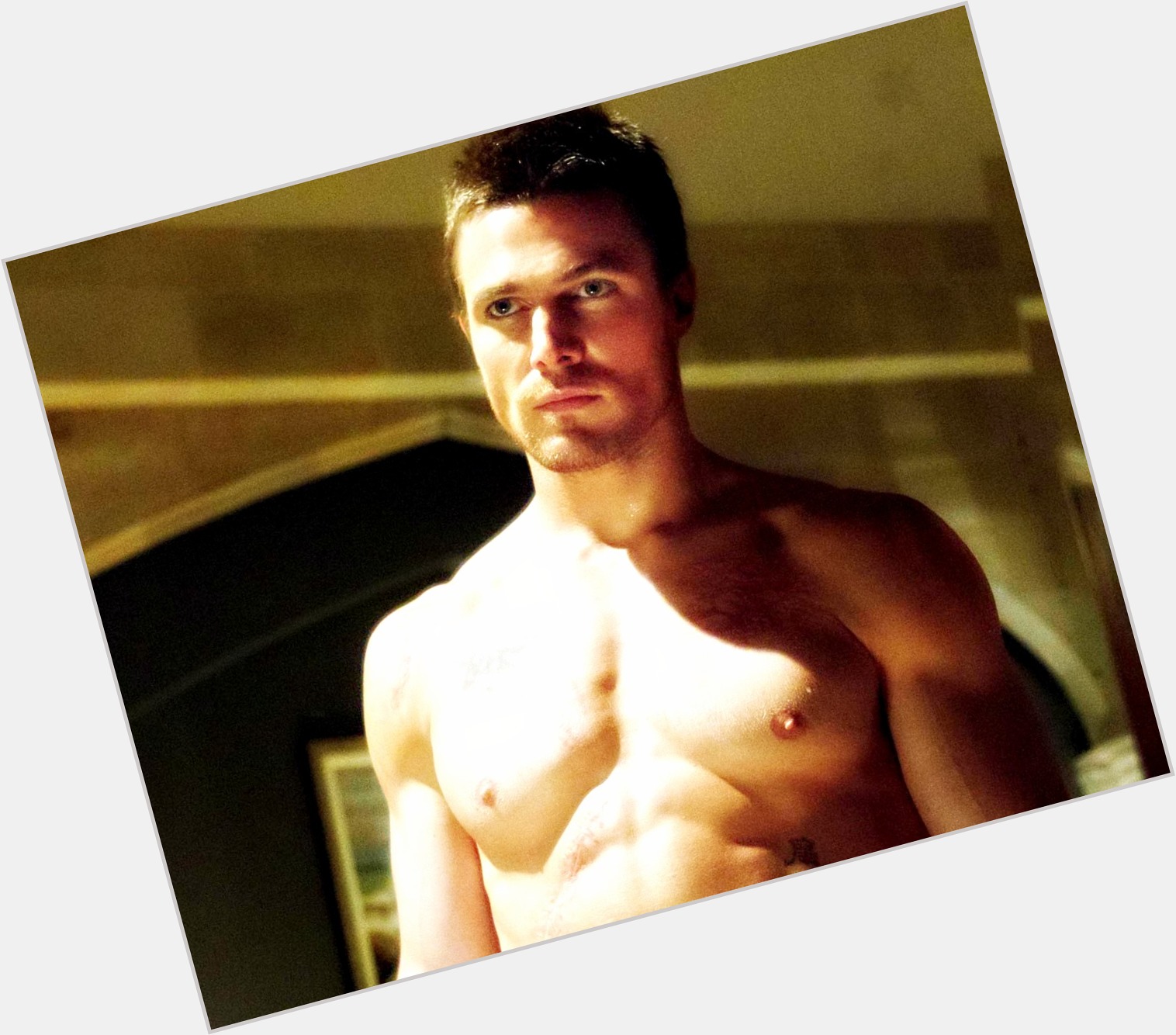 Oliver Queen blonde hair & hairstyles Athletic body, 