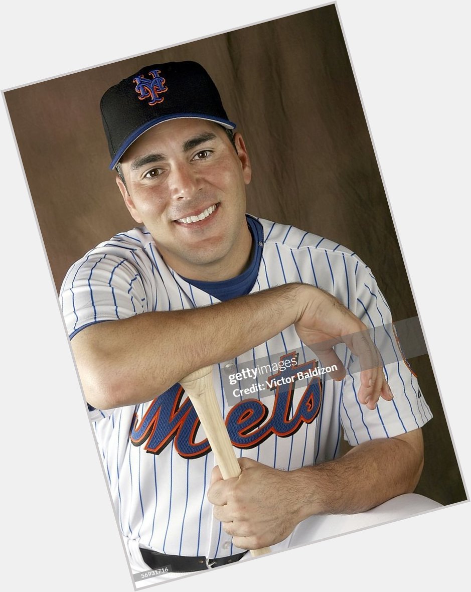 <a href="/hot-men/paul-lo-duca/is-he-married-still-playing-baseball-retired-where">Paul Lo Duca</a> Average body,  black hair & hairstyles
