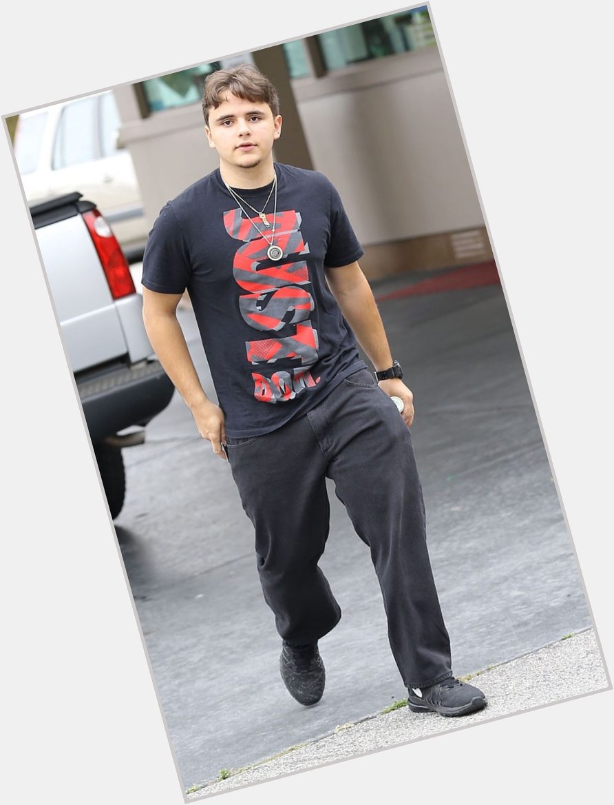 <a href="/hot-men/prince-jackson/is-he-michaels-biological-son-boy-or-girl">Prince Jackson</a> Average body,  light brown hair & hairstyles