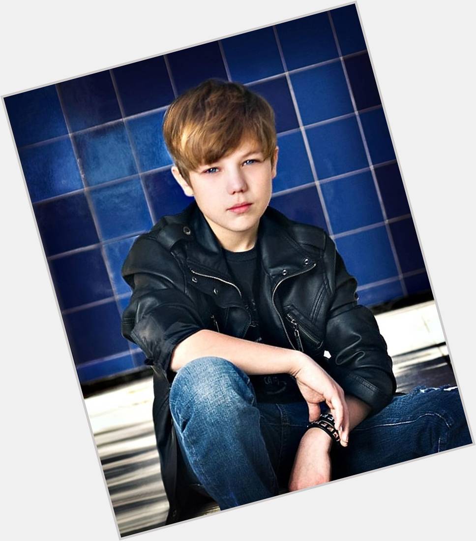 <a href="/hot-men/reed-deming/is-he-single-where">Reed Deming</a> Slim body,  light brown hair & hairstyles