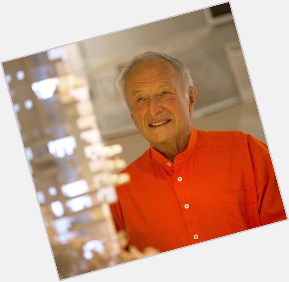 <a href="/hot-men/richard-rogers/where-dating-news-photos">Richard Rogers</a> Average body,  grey hair & hairstyles