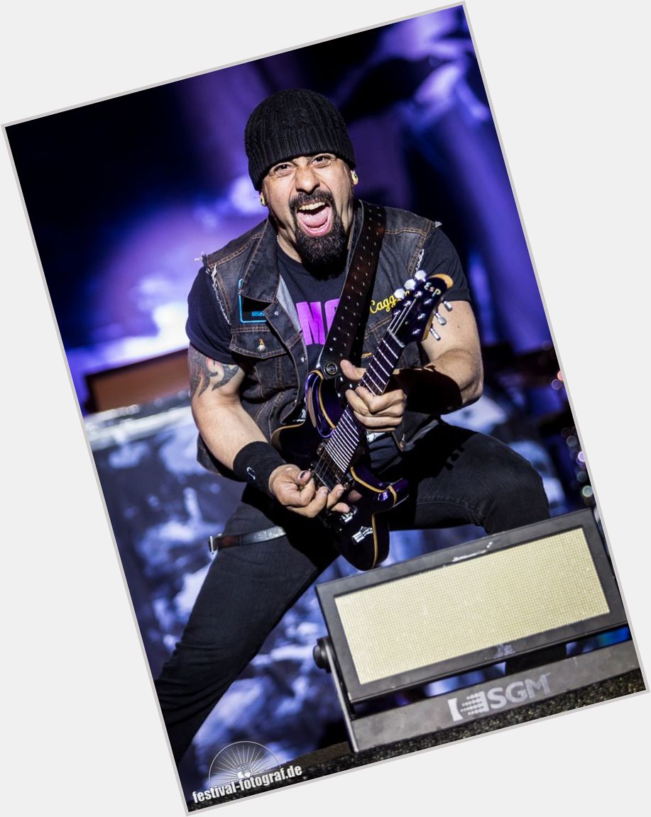 <a href="/hot-men/rob-caggiano/where-dating-news-photos">Rob Caggiano</a> Average body,  dark brown hair & hairstyles
