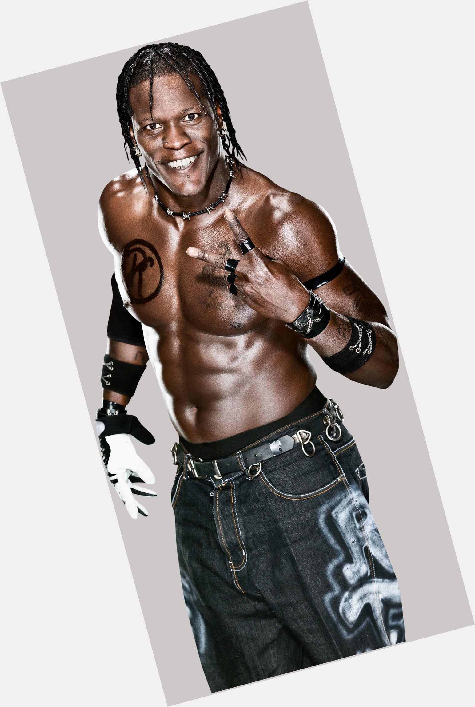 <a href="/hot-men/r-truth/is-he-ron-killings-married">R-Truth</a> Athletic body,  black hair & hairstyles