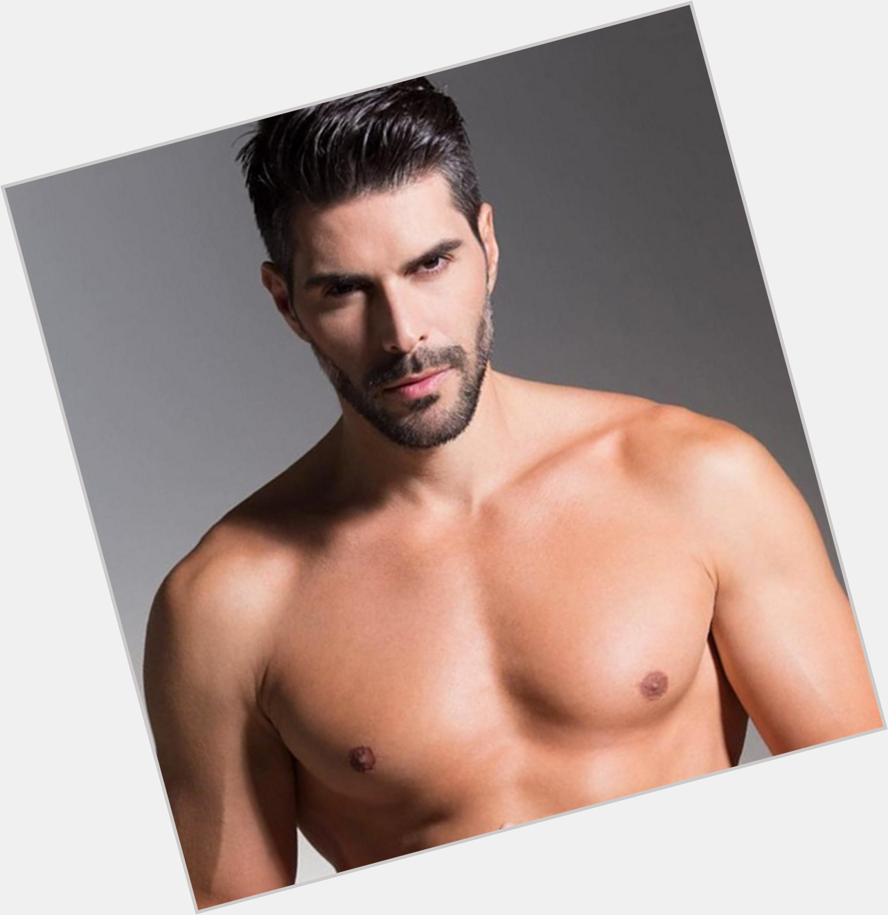 <a href="/hot-men/juan-pablo-llano/is-he-bi-2014">Juan Pablo Llano</a> Athletic body,  dark brown hair & hairstyles