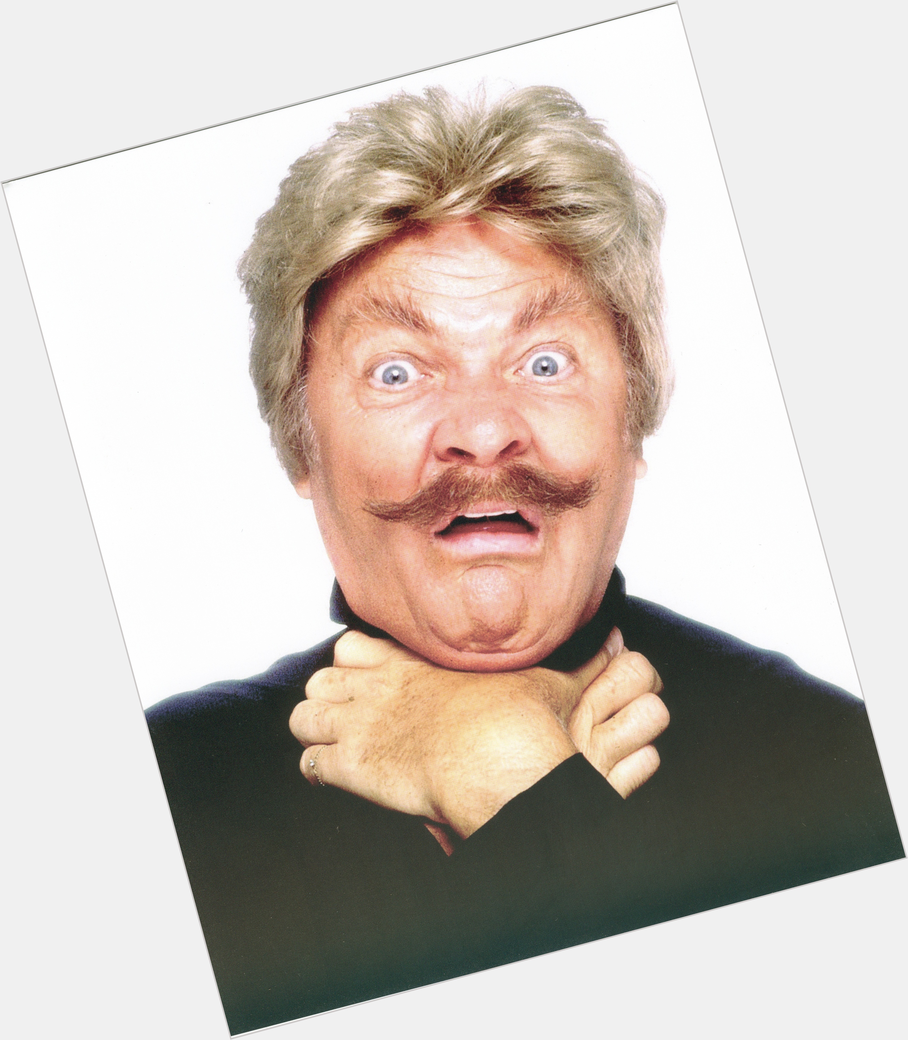 Http://fanpagepress.net/m/R/rip Taylor Gif 1