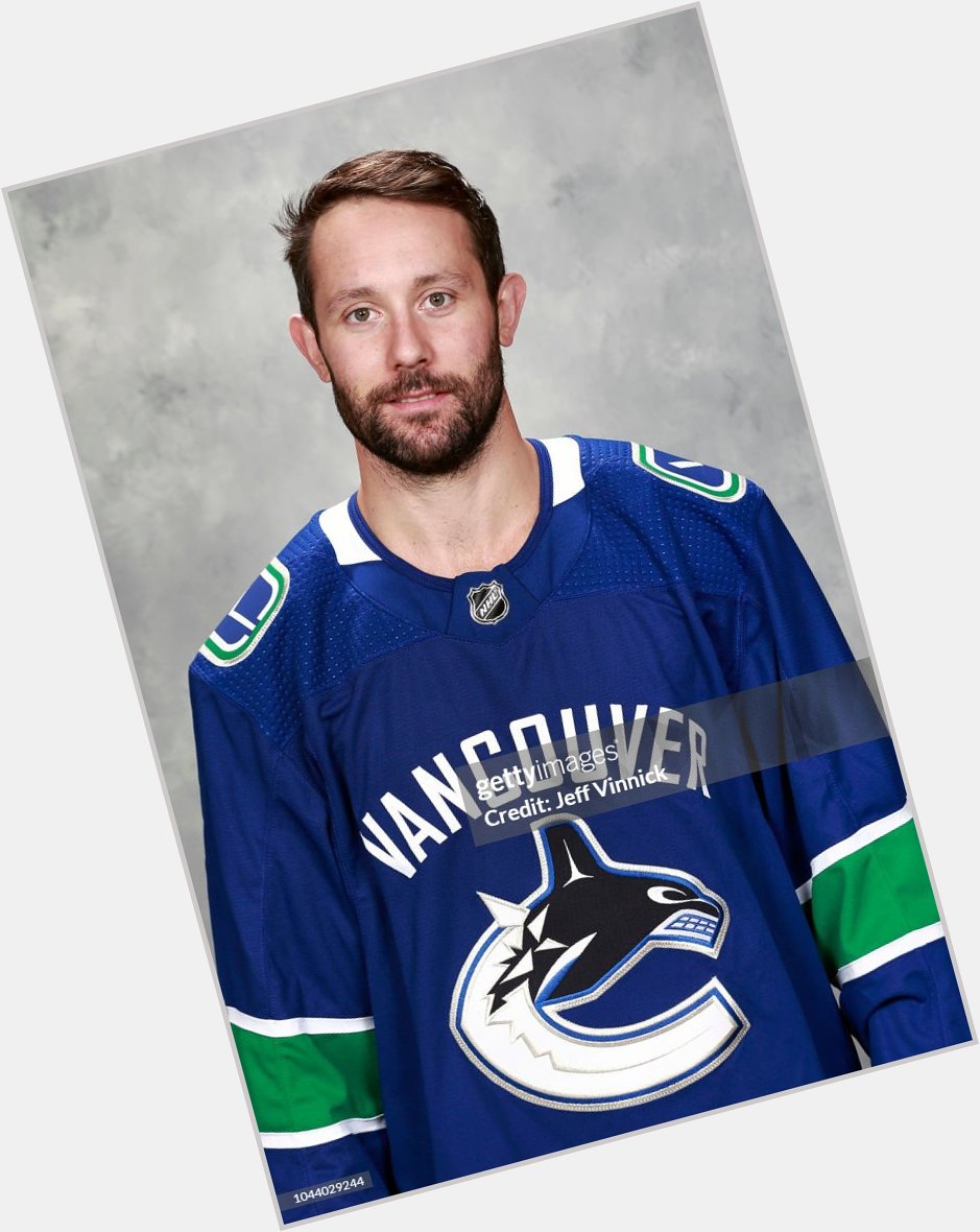 <a href="/hot-men/sam-gagner/is-he-married-where">Sam Gagner</a> Athletic body,  light brown hair & hairstyles