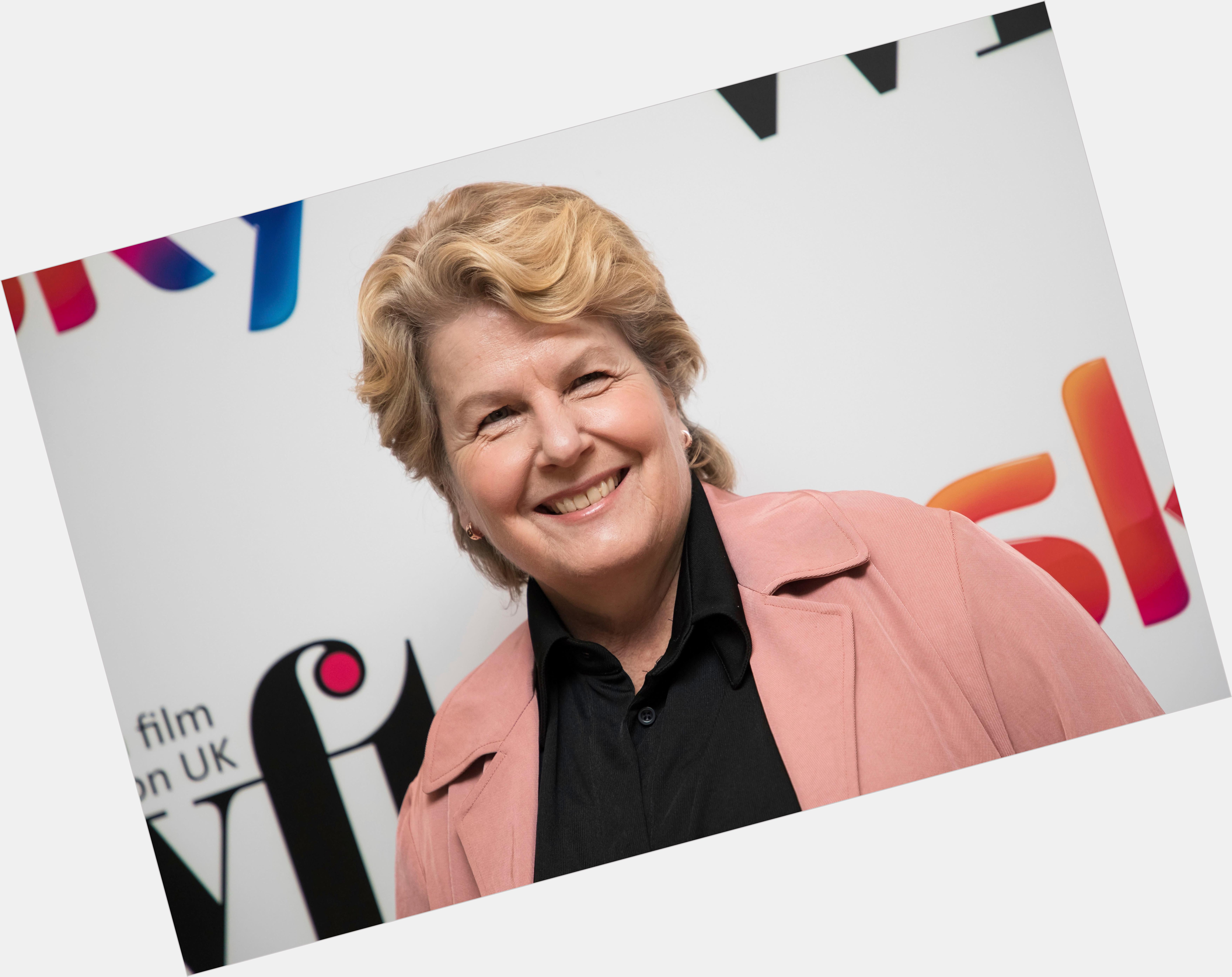 Http://fanpagepress.net/m/S/Sandi Toksvig New Pic 1