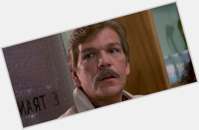 <a href="/hot-men/tom-atkins/is-he-one-direction-what-vine-diet-tall">Tom Atkins</a> Average body,  grey hair & hairstyles