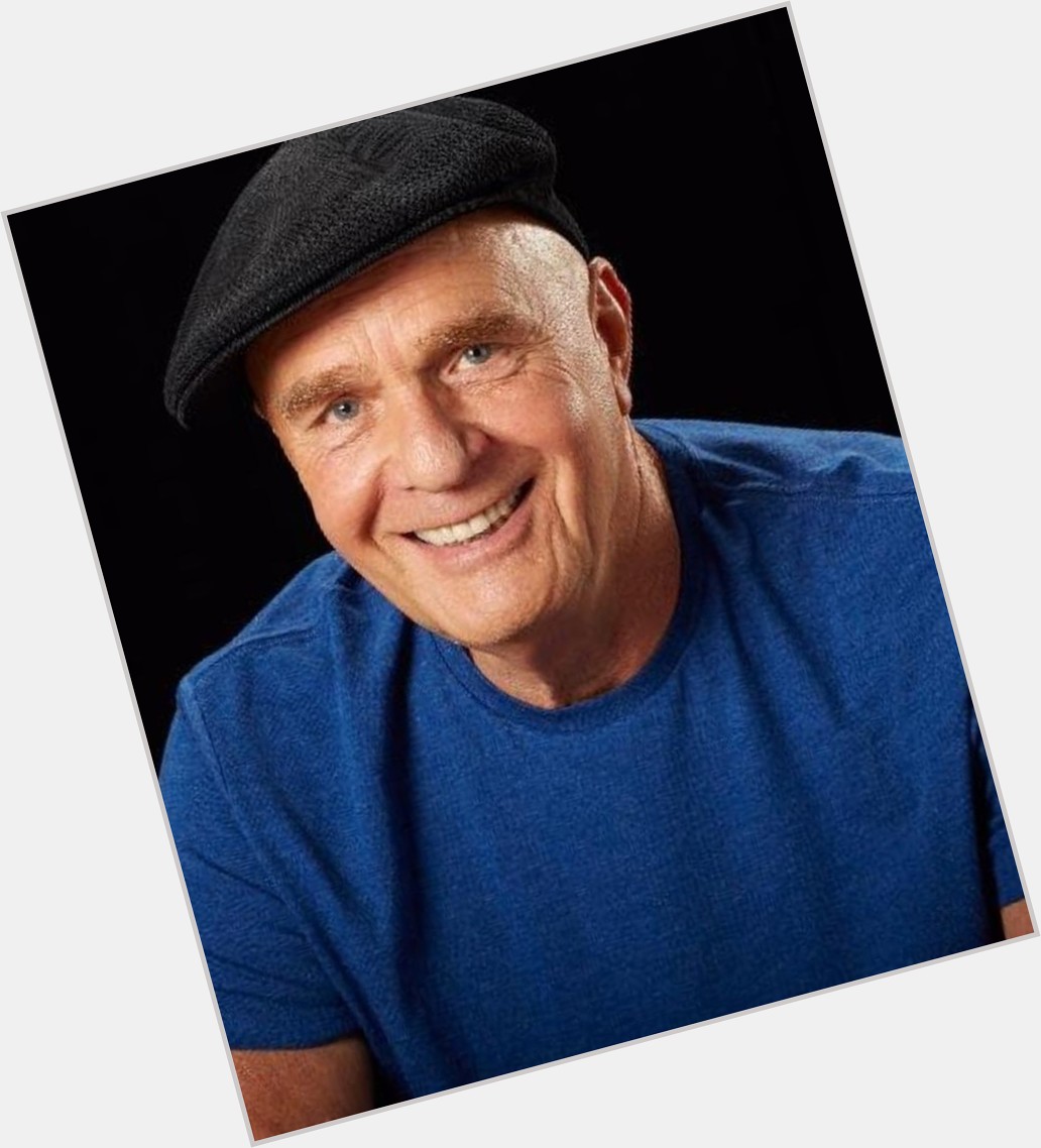 <a href="/hot-men/wayne-dyer/is-he-married-still-alive-vegetarian-christian-cured">Wayne Dyer</a> Average body,  bald hair & hairstyles