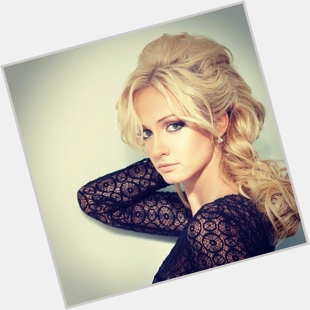 Polina Maksimova Slim body,  dyed blonde hair & hairstyles