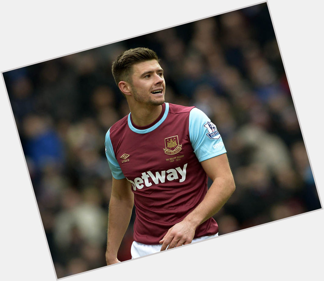Aaron Cresswell light brown hair & hairstyles Athletic body, 