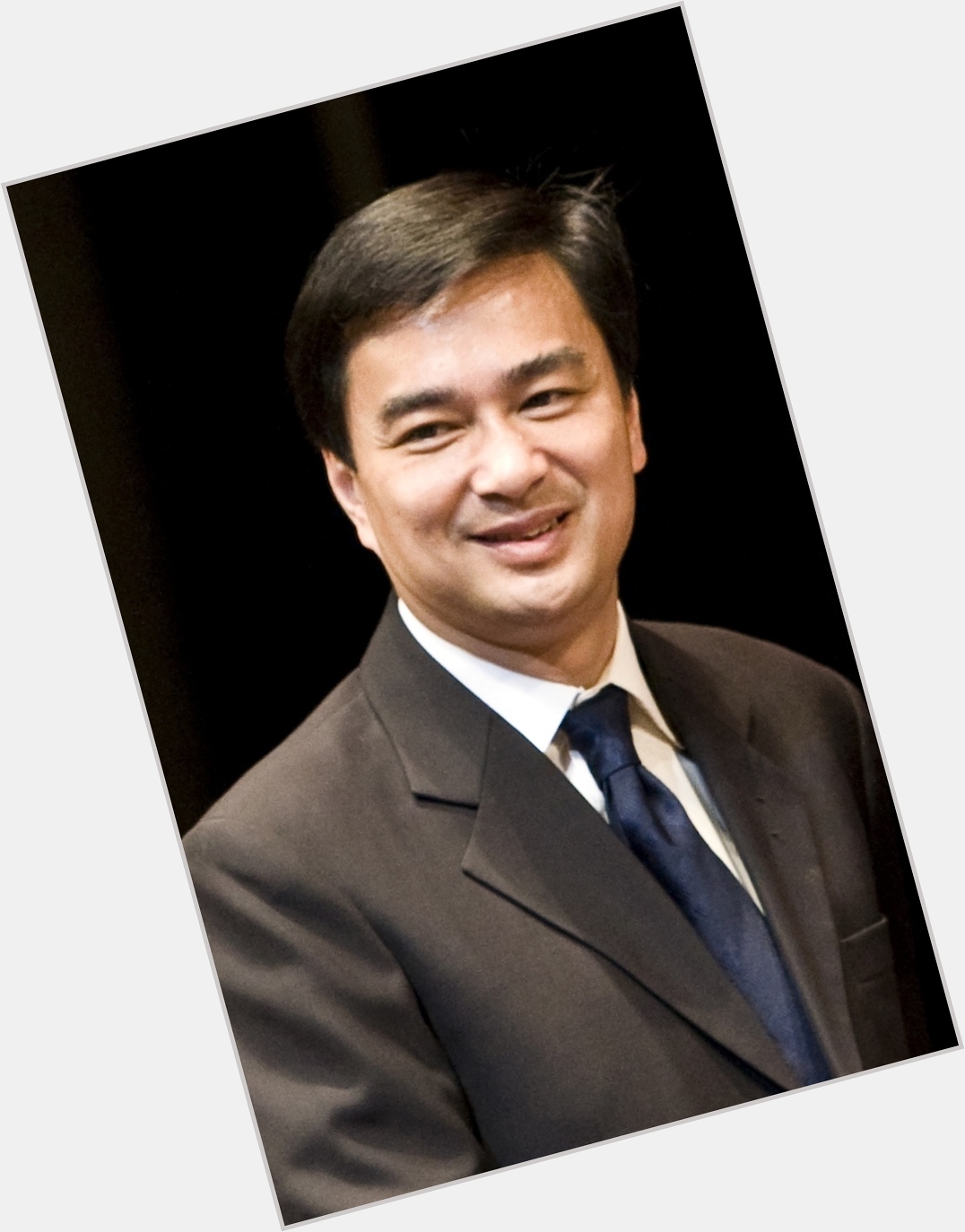 Abhisit Vejjajiva Average body,  black hair & hairstyles