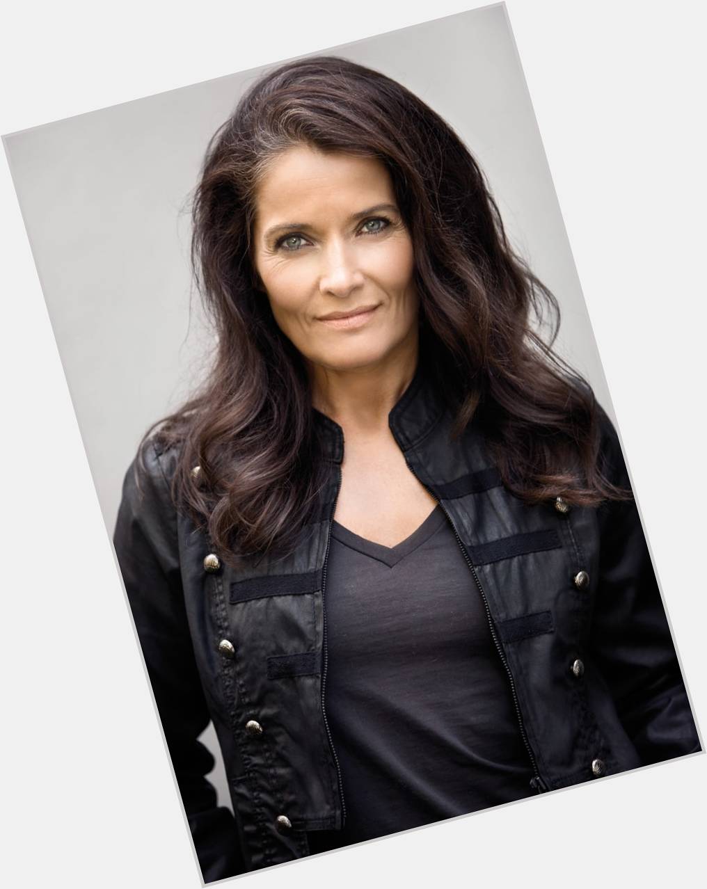 Agneta Sjodin hairstyle 4