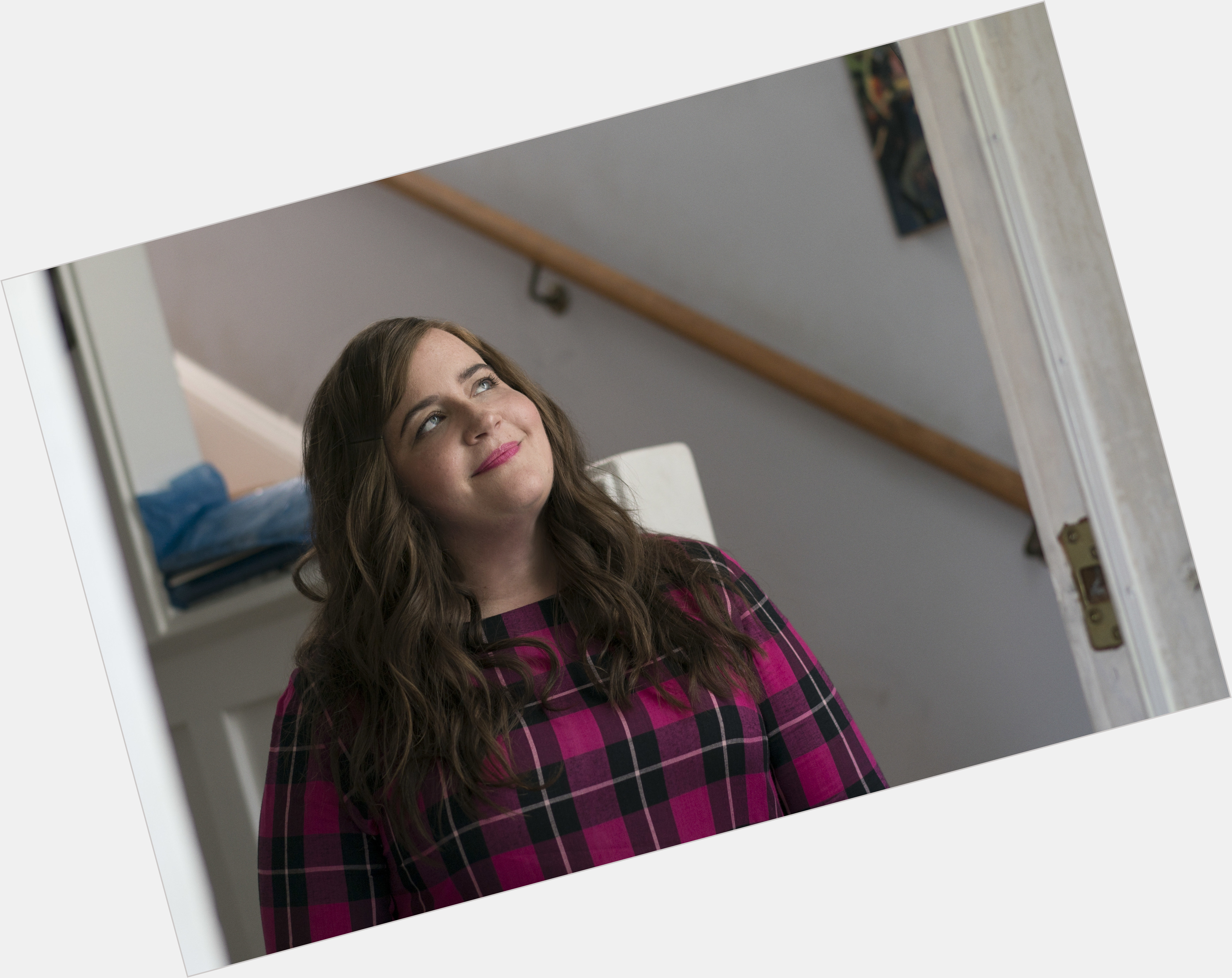 Aidy Bryant  light brown hair & hairstyles