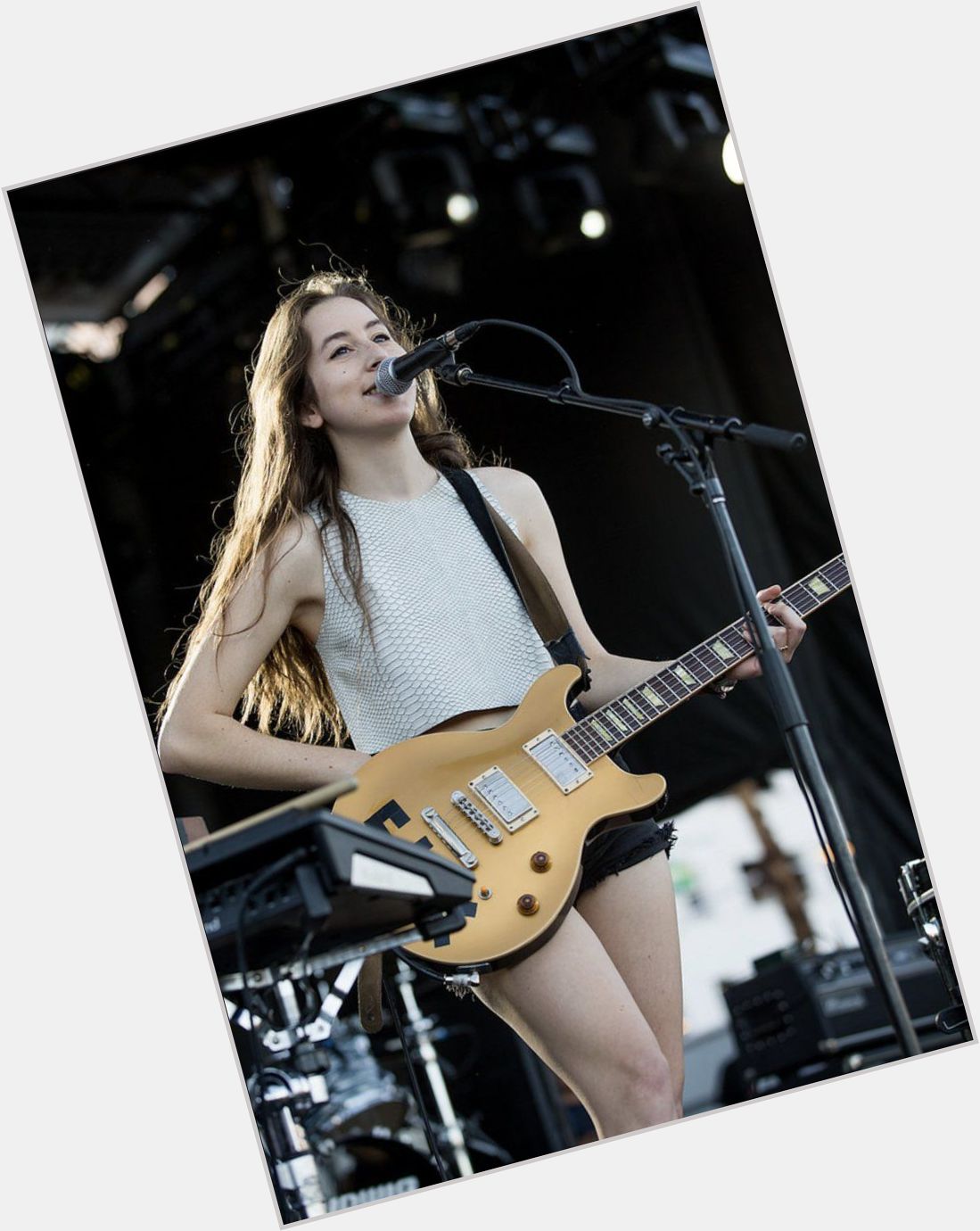 Alana Mychal Haim sexy 7
