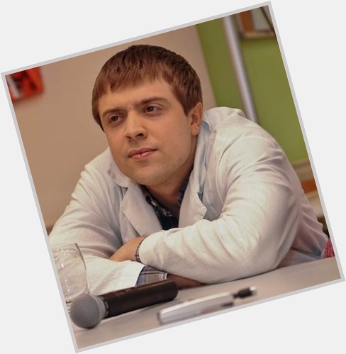 Aleksandr Ilyin Jr Average body,  light brown hair & hairstyles