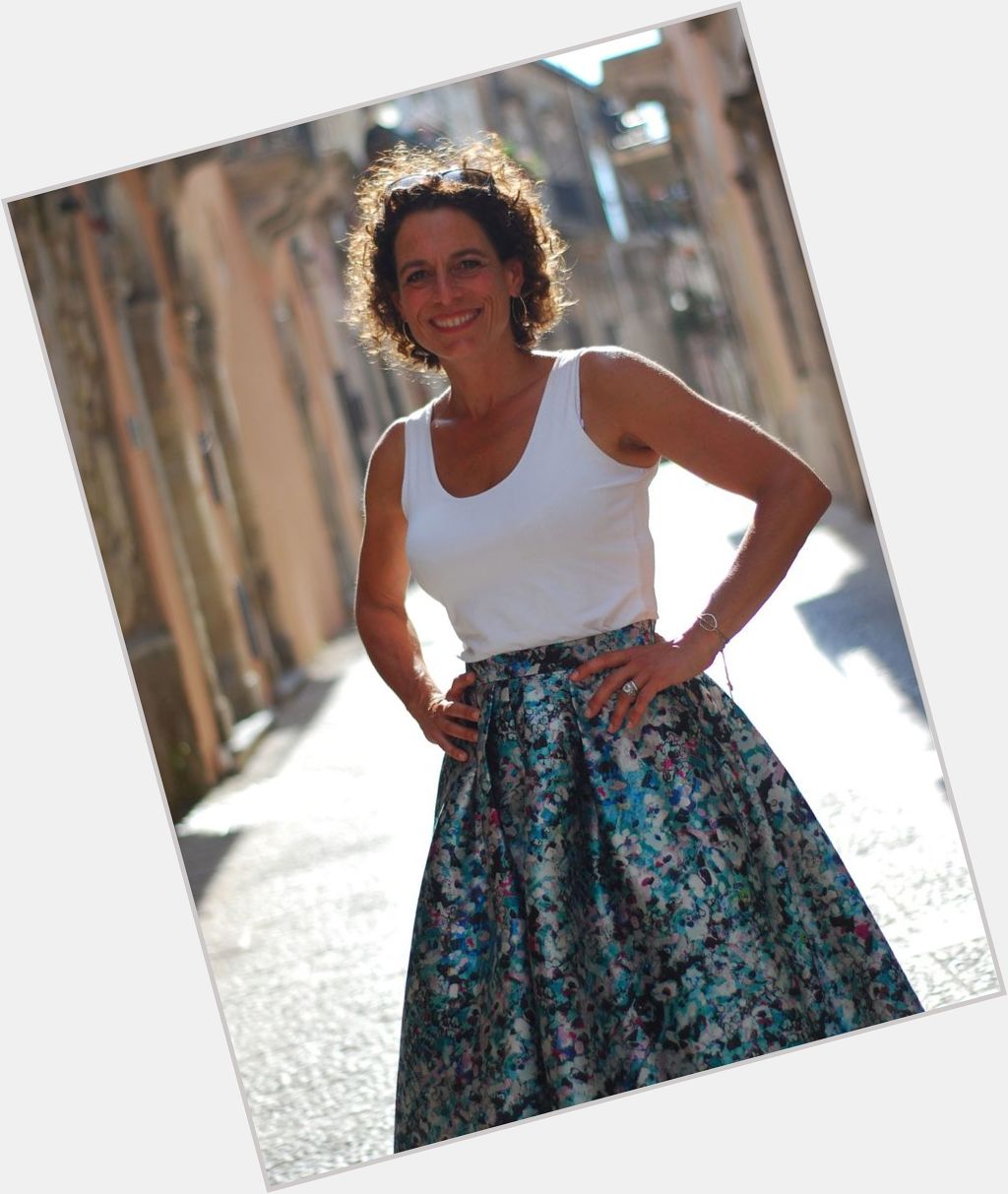 Alex Polizzi body 3