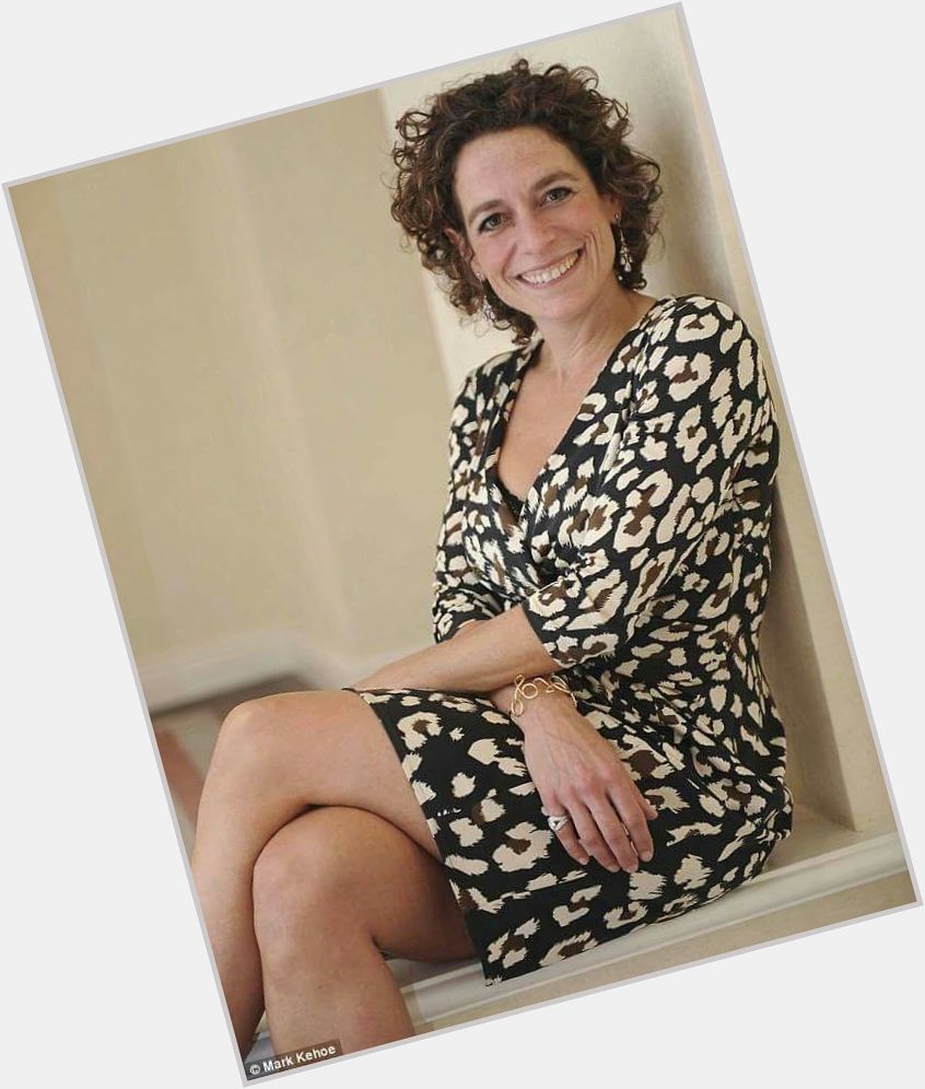 Alex Polizzi hairstyle 7