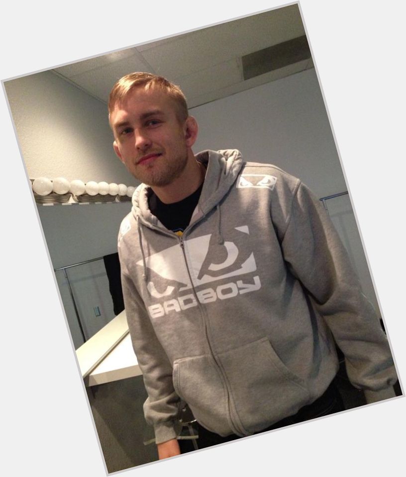 Alexander Gustafsson dating 3