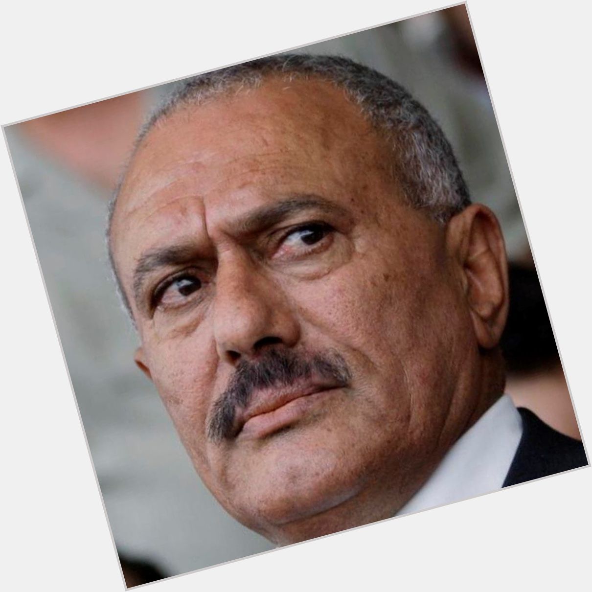 Ali Abdullah Saleh Average body,  salt and pepper hair & hairstyles