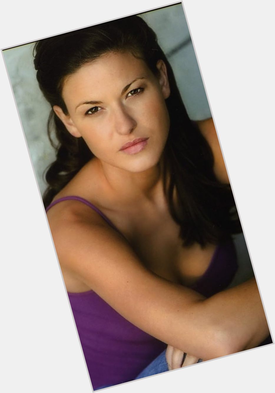 Alicia Lagano Average body,  light brown hair & hairstyles