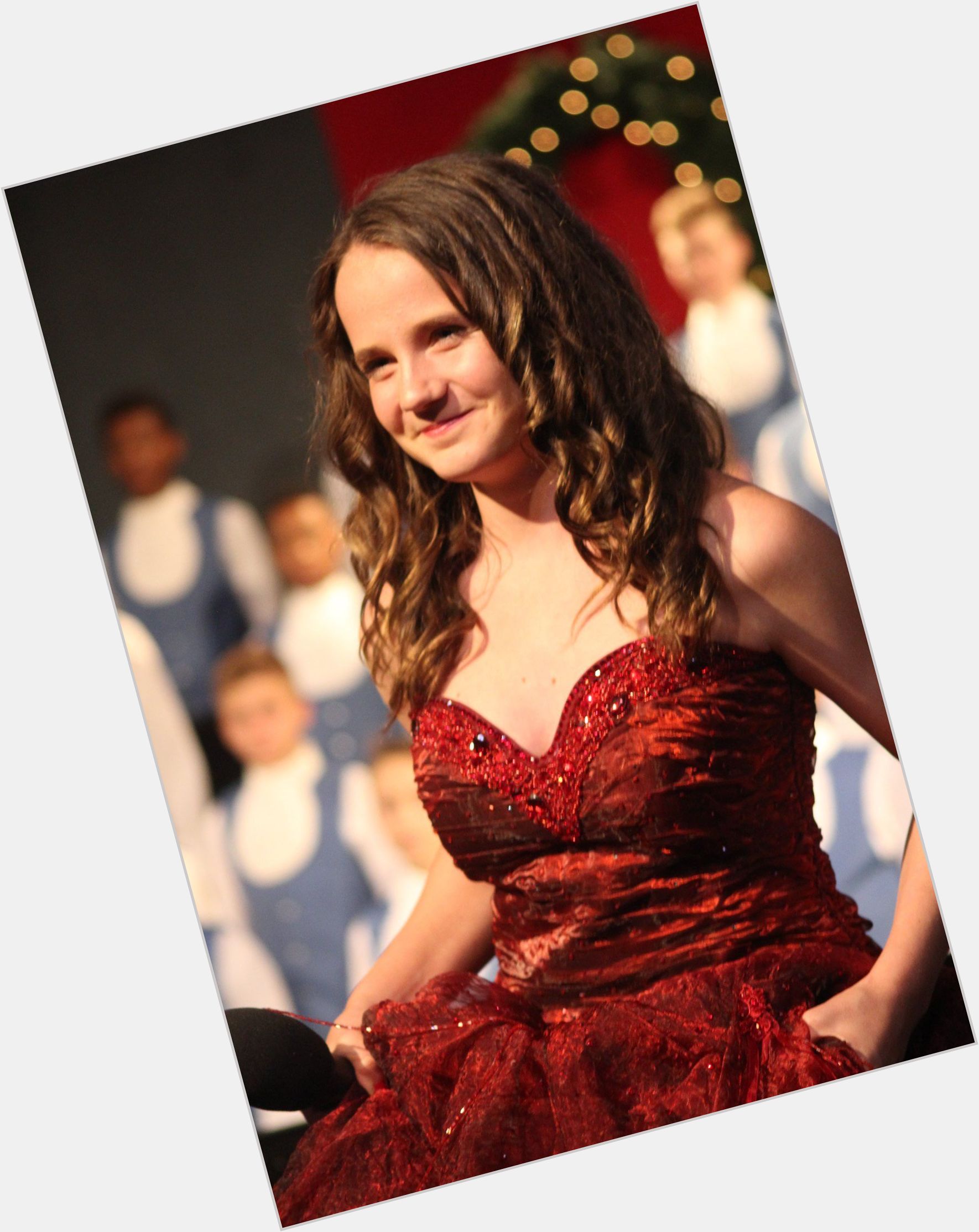 Amira Willighagen Slim body,  light brown hair & hairstyles