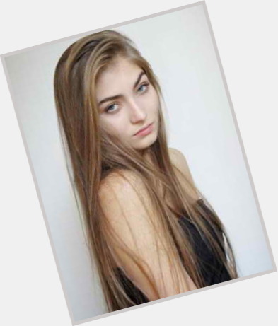 Ania Porzuczek Slim body,  light brown hair & hairstyles