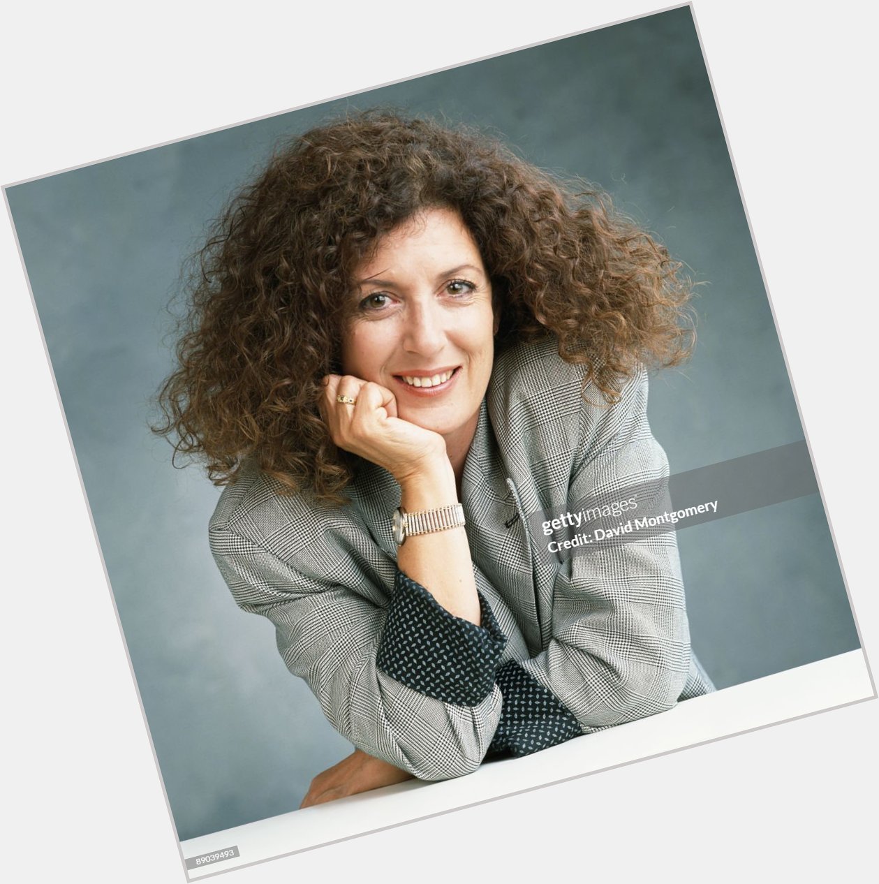 Anita Roddick hairstyle 8