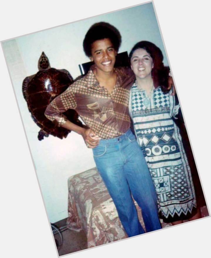 Ann Dunham full body 3