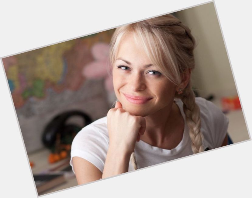 Anna Khilkevich Slim body,  blonde hair & hairstyles