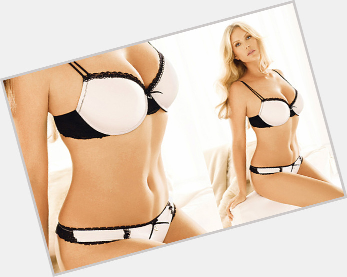 Annalise Braakensiek full body 3